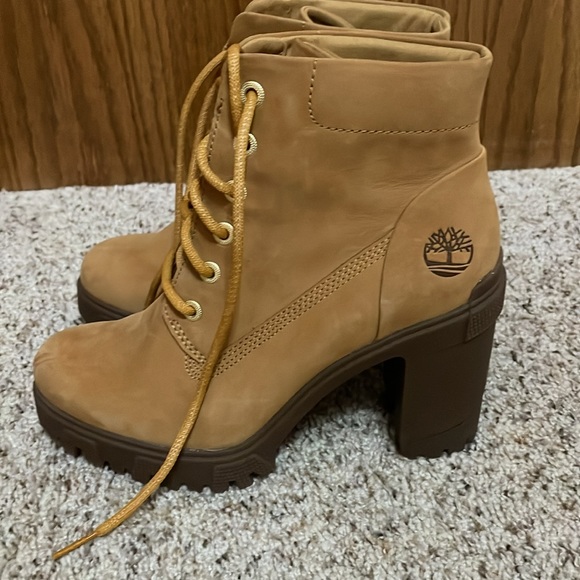 Timberland Boots - Picture 3 of 6